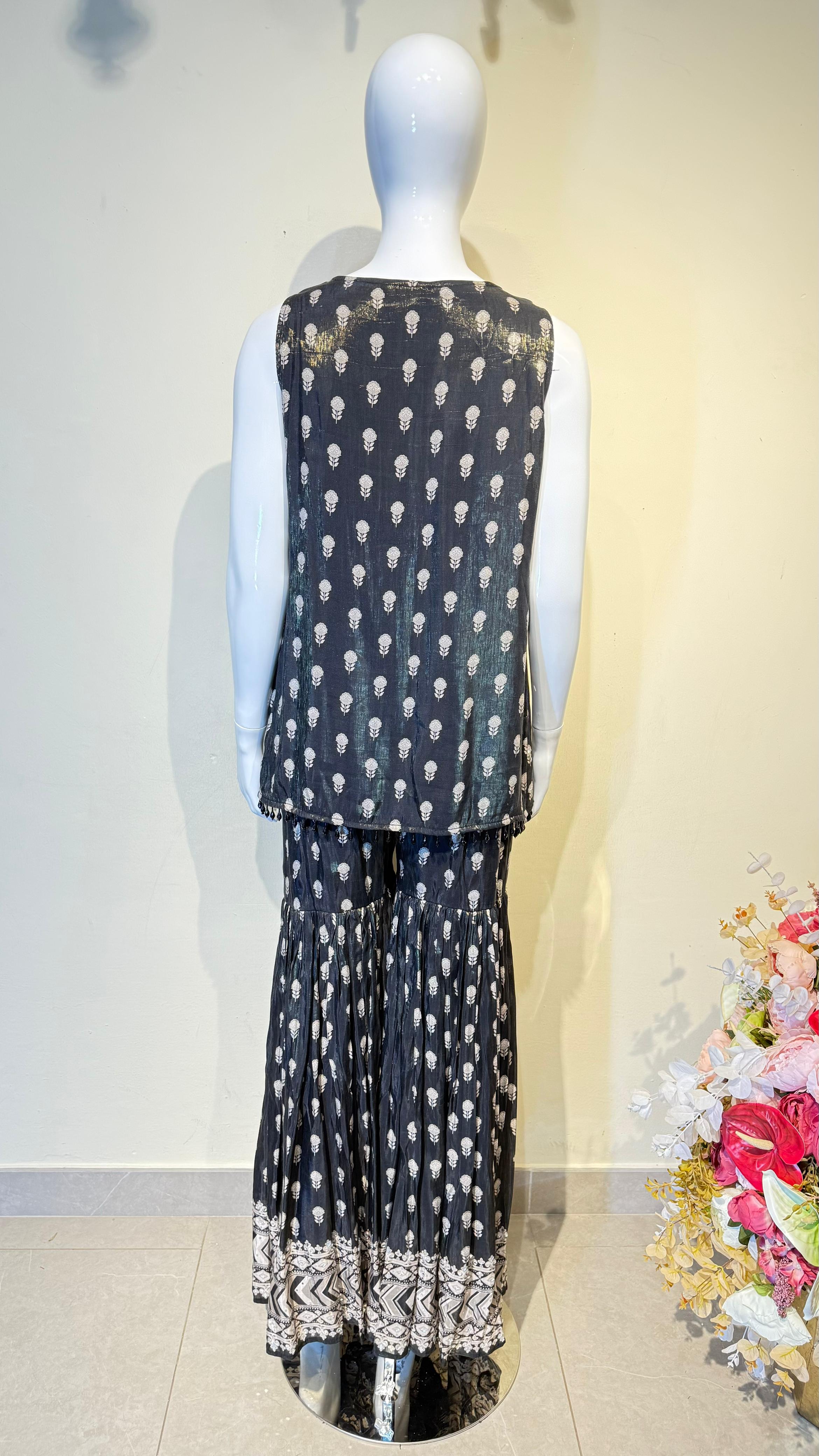 AZAI (Two piece set)