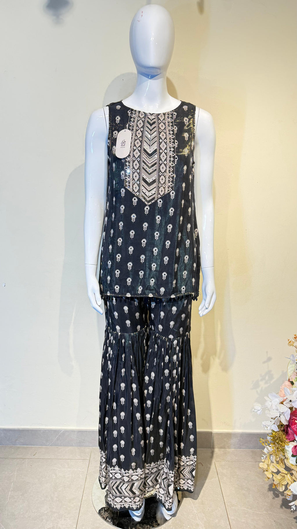 AZAI (Two piece set)